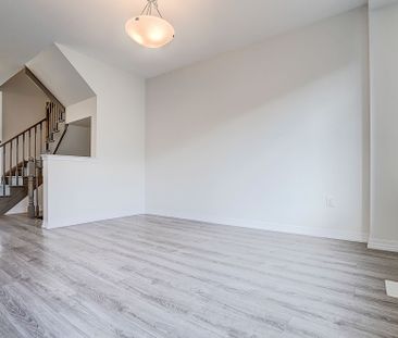 For Lease - 3353 Carding Mill Trail, Oakville, Ontario - Photo 3