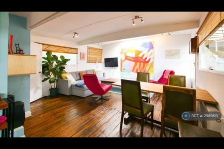 2 bedroom houseboat to rent - Photo 2