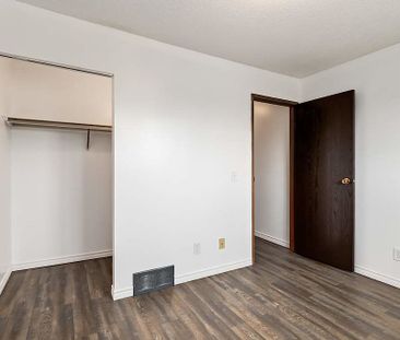 939 Bracewood Drive SW, Calgary - Photo 5