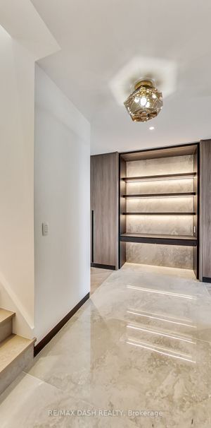 Yorkville's Finest: Unmatched Sky Penthouse, 2665 sqft, 10' Ceilings, Chef's Kitchen, Private Rooftop Terrace. Luxury Living at Its Peak! - Photo 1
