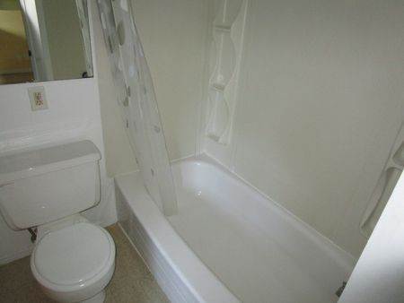 Cité des Jeunes (2 1/2) - Photo 4