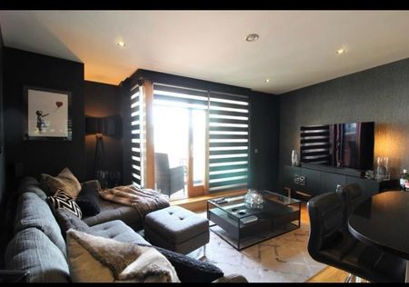 1 Bed Flat, Candle House, LS1 - Photo 2