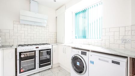 £120 PPPW · Adelaide Road, Kensington, Liverpool, Merseyside - Photo 5