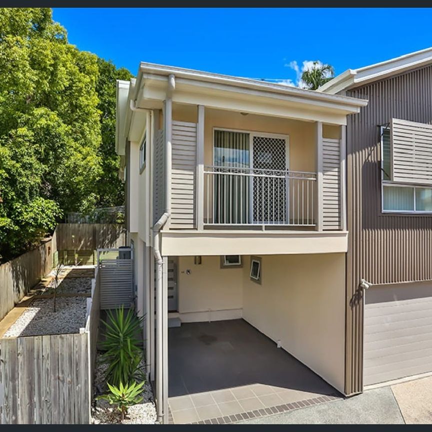 26 Llewellyn Street, Kangaroo Point, Qld 4169 - Photo 1