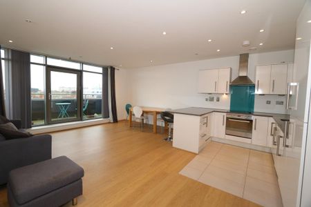 2 bedroom flat to rent - Photo 4