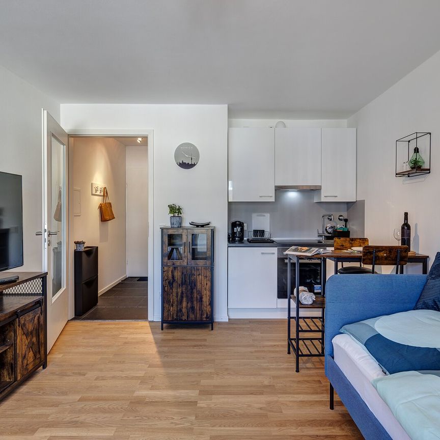 Stunning 1-room apartment with loggia for rent - Photo 1