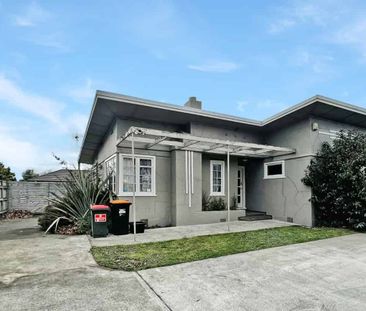 WEST END - 3 BEDROOMS - Photo 4