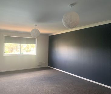 Modern 2 Bedroom Unit - Photo 3