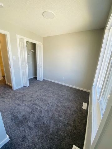 3 Bedroom 2.5 Bathroom in Charlesworth - SF81 - Photo 2