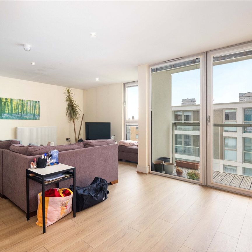 Lanterns Way, E14 - Photo 1