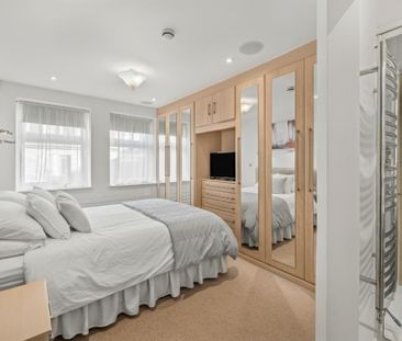 4 bedroom mews to rent - Photo 6