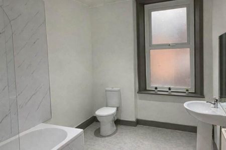 4 bedroom maisonette to rent - Photo 4