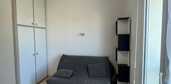 A LOUER STUDIO MEUBLE A SAINT CHELY D'APCHER - Photo 2