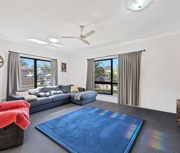 62 Woodwark Dr, Bushland Beach - Photo 1