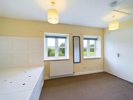 2 bedroom end of terrace house to rent - Photo 2