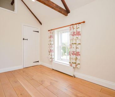 3 bedroom semi-detached house to rent - Photo 6