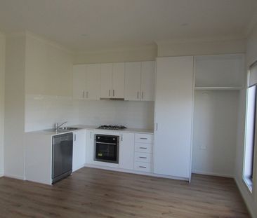 Quality 2 Bedroom Townhouse - Photo 3