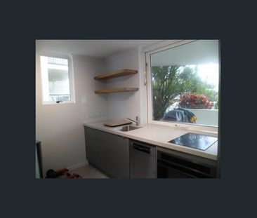 Modern Unit Close to Moffat Beach - Photo 5