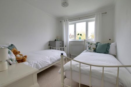 4 bedroom detached house to rent - Photo 4