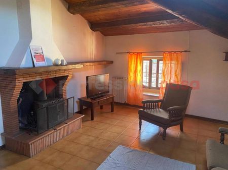 Trilocale via G. Garibaldi, snc, Centro, Castelnuovo di Garfagnana - Foto 4