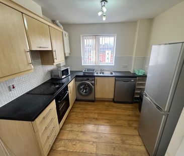 2 bedroom apartment to rent - Photo 4