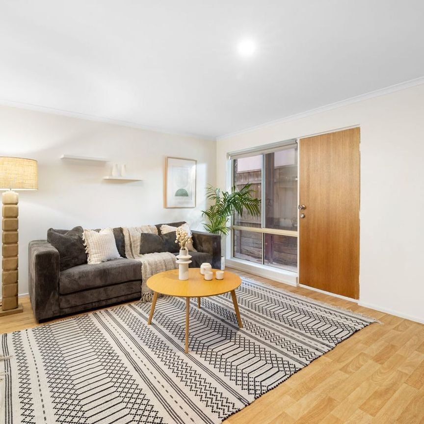 Beautiful 3 Bedroom Home - Photo 1