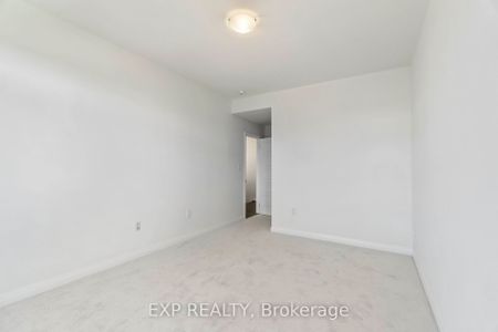 Townhouse For Lease | X8143100 - Photo 4