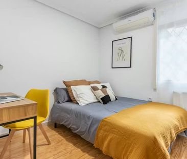 Calle del Abedul, Madrid, Community of Madrid 28036 - Photo 2