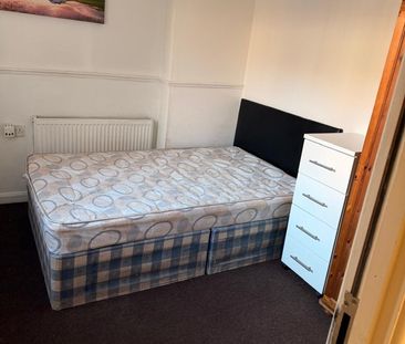 Room in a Shared House, New Cross Street, M5 - Photo 5