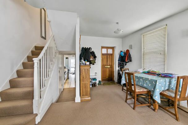 2 bedroom house in East Sheen - Photo 1