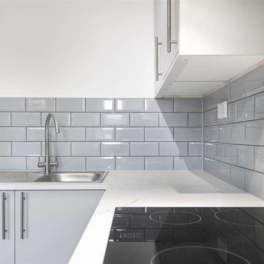 Bader Gardens, Slough, SL1 - Photo 1