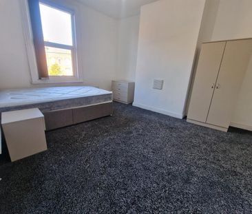a Dewsbury Road, Leeds - Photo 3