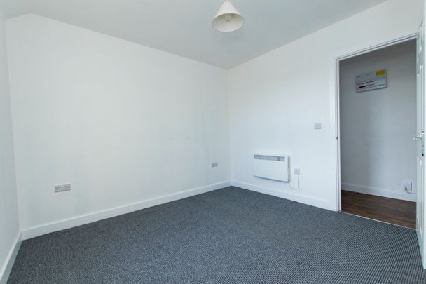 1 Bed Flat, Rifle Street, NG7 - Photo 1