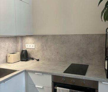 Pronájem bytu 1+kk • 28 m² bez realitkyPřístavní, Praha - Holešovice - Photo 1