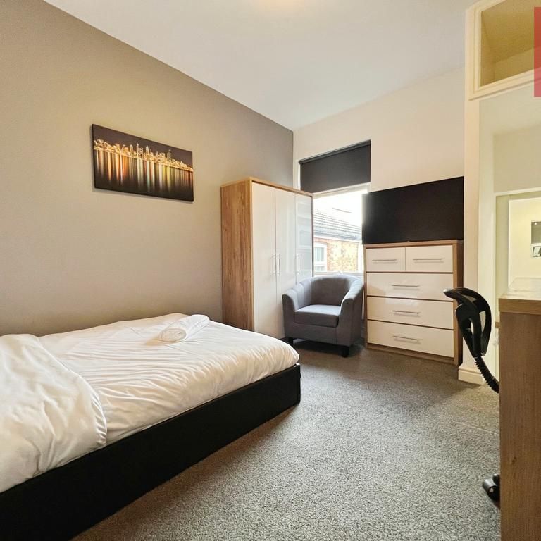 1 bedroom in a house share to rent - Photo 1