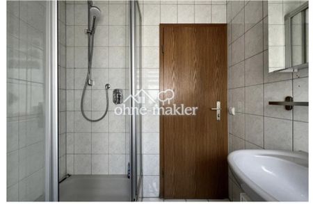 Helle 2-Zimmer-Wohnung mit Balkon und Einbauküche in Bahnhofsnähe - Photo 4