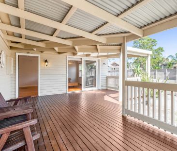 Renovated home with classic charm - Photo 2