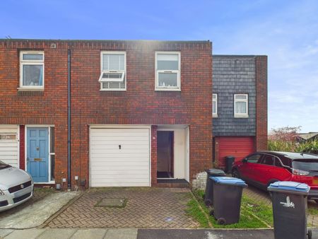 3 Bedroom - Photo 2