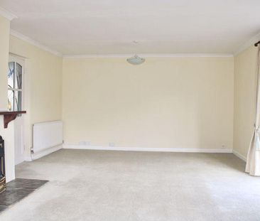2 bedroom detached bungalow to rent - Photo 2