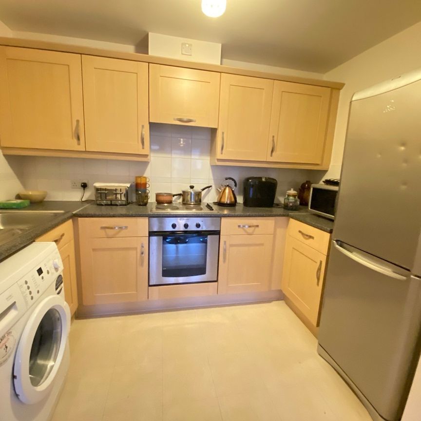 Ovaltine Drive, Kings Langley - Photo 1