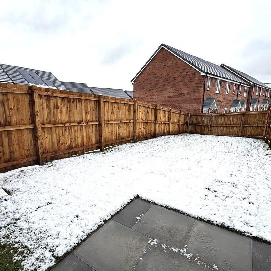 Tarragon View, Keele Road, Newcastle under Lyme - Photo 1