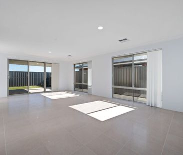 Spacious Home! - Photo 2