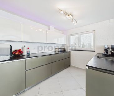 Vielseitiges 7-Zimmer-Einfamilienhaus in Widen (ideal für Wohnen un... - Photo 5