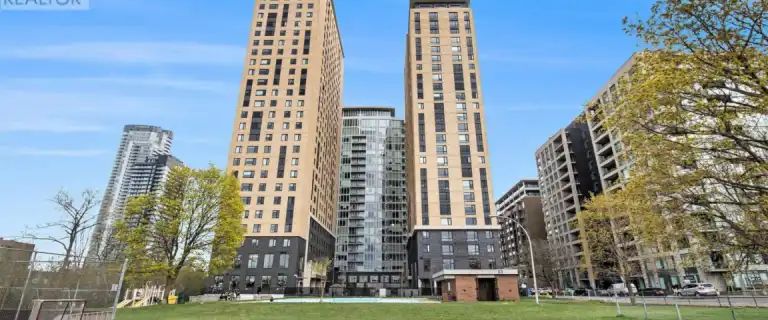 1702 - 105 CHAMPAGNE AVENUE S | 1702 - 105 CHAMPAGNE AVENUE S, Ottawa - Photo 1