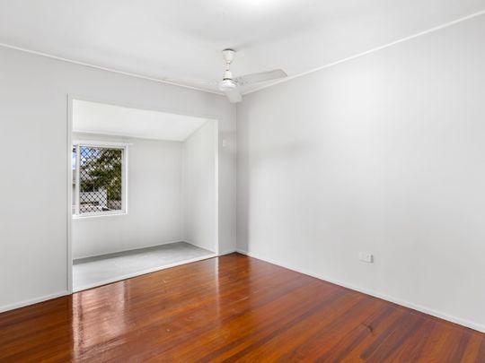 Renovated family home with workshop - Photo 1