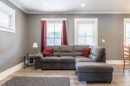 Fully Detached 2 Bedroom home in Niagara Falls! - Photo 5