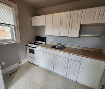 421 Bronson Avenue - 2 - Photo 4