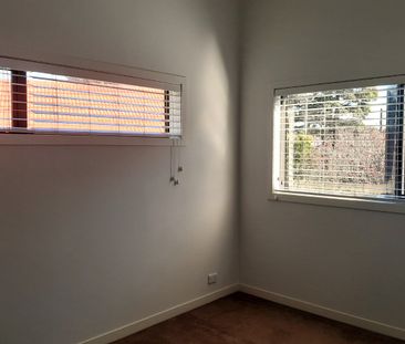 Lovely Townhouse in Point England - Photo 4