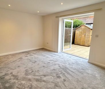 3 bedroom Attractive Three Bedroom Home to rent - Photo 2