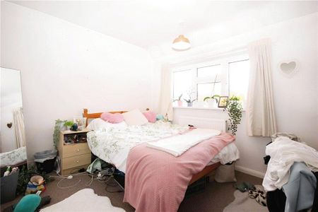 6 bedroom semi-detached house to rent - Photo 4